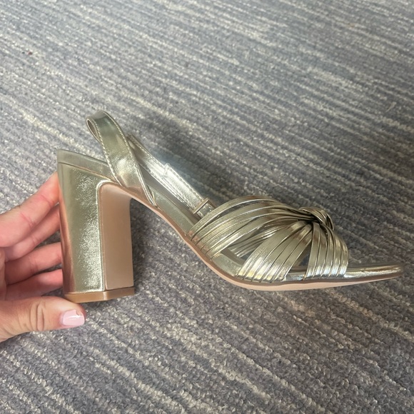 Lulus Brand new Gold Heels - Picture 2 of 3